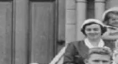 图片编辑技巧：如何恢复父母的结婚照