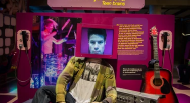 掌握y2k风格，打造自己的y2k风照片