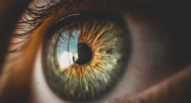 爱眼护眼宣传海报设计：用美图秀秀传递眼健康的重要信息