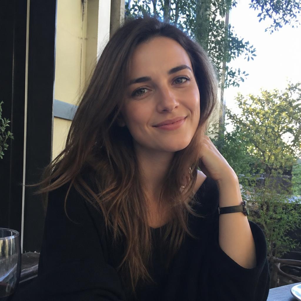 Helena Abrams